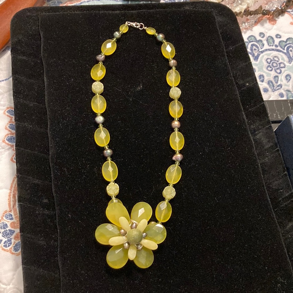 Artisan Green Necklace and matching earrings, Elegant Design - Picture 5 of 8